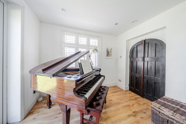 8 Home Farm Cottages, Ponsbourne Park, Hertford photo 4