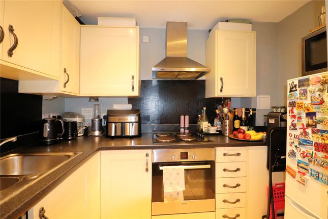Flat 8, Regents Court,, Victoria Way, Surrey photo 2