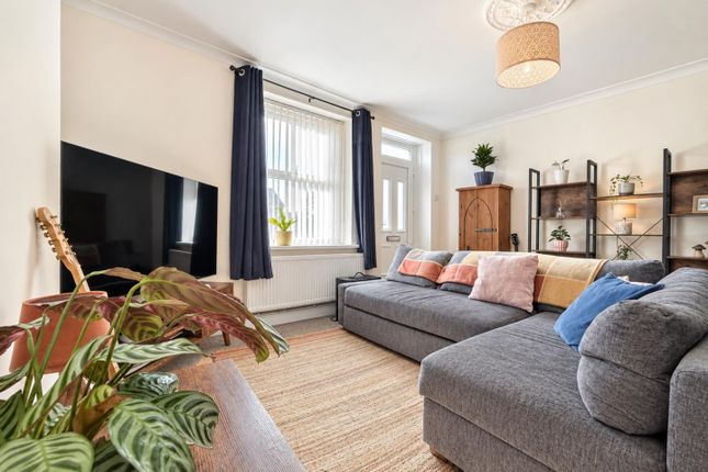303, Manchester Road, Penistone photo 4