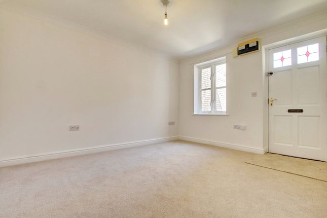 Palmer Close, Huntingdon photo 3