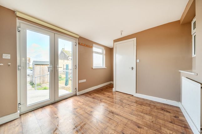 20, Woodbury Park, Axminster photo 4