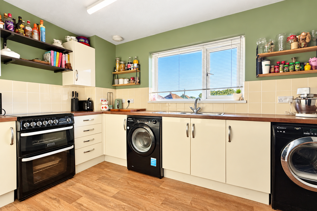 80, Prideaux-brune Avenue, Gosport photo 4