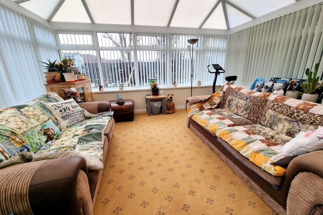 10 Greenacres, Barry photo 3
