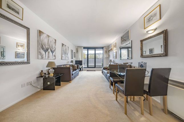 Flat to rent in Cromwell Road, South Kensington, London