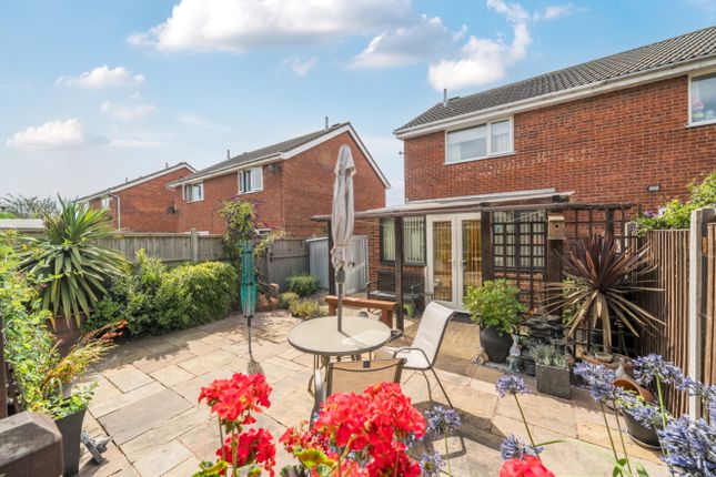 18, Ripon Close, Grantham photo 4