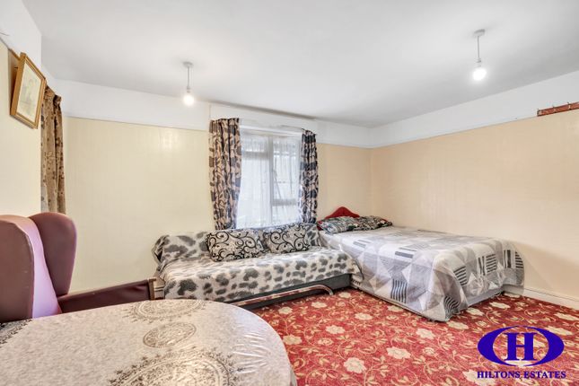 10 Gardner House, The Broadway, Southall photo 2