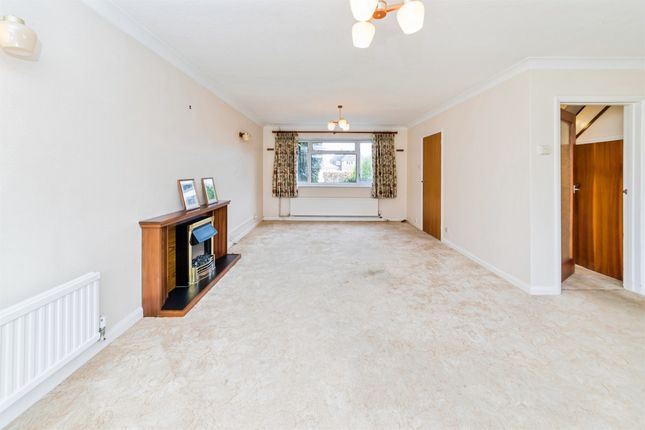 16, Inholmes Close, Burgess Hill photo 2