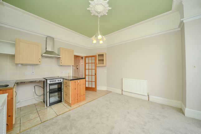 Flat 1, 5 Beach Road, Cromer photo 4