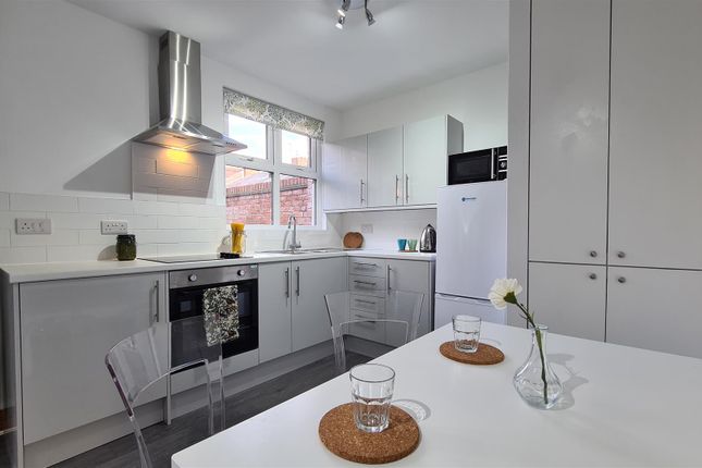 Davenfield Road, Manchester photo 3