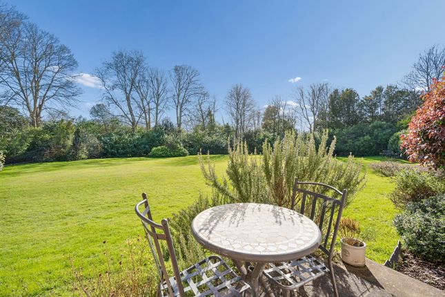 6 Purton Court, Purton Lane, Farnham Royal photo 2