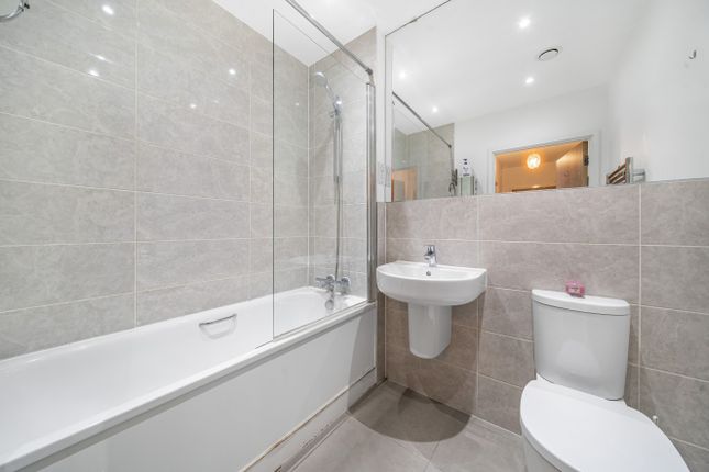 Flat for sale in Silchester Apartments, 632-654 London Road, Isleworth
