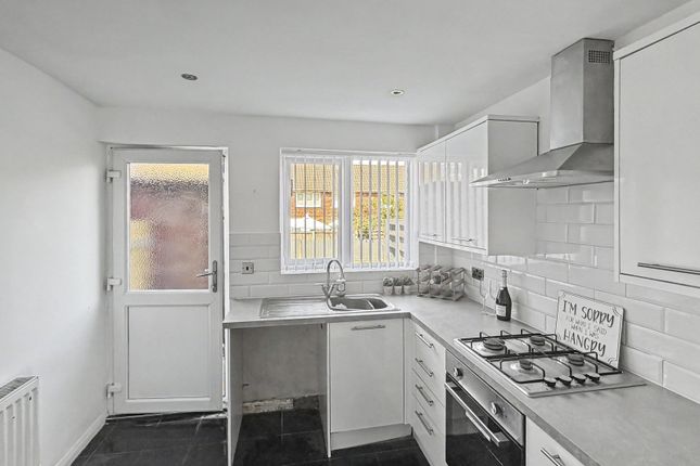 44, Clapgate Crescent, Widnes photo 2