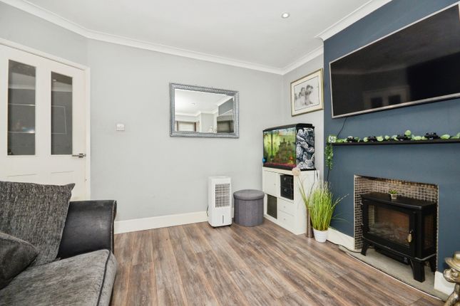 87, North Approach, Watford photo 3
