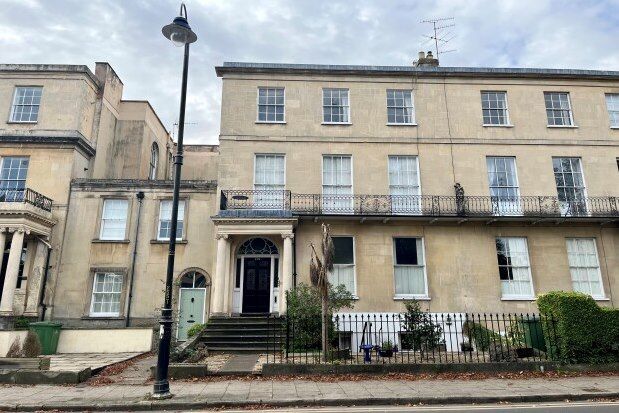 Flat to rent in Montpellier Terrace, Cheltenham
