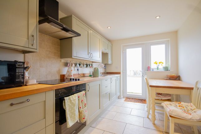 12, Greenbank, Fowey photo 3