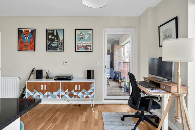 Flat 37, Cowan House, London photo 3