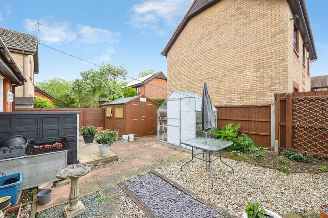75, Hazel Croft, Peterborough photo 4
