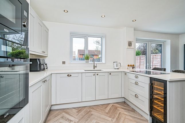 15, Yarner Close, Dudley photo 3