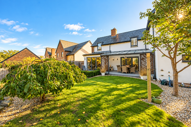 1 Kingfisher Close, Exeter photo 4