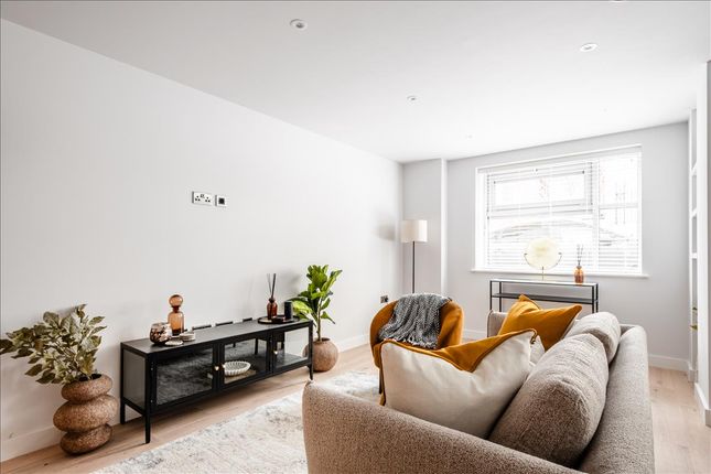 Flat 236, West City One, Clerkenwell photo 4