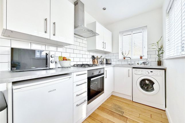 11, Eirene Avenue, Worthing photo 4
