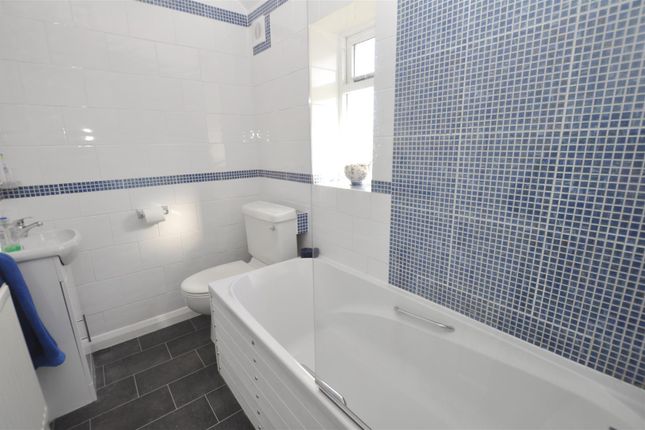 Property to rent in Hornbeam Road, Guildford