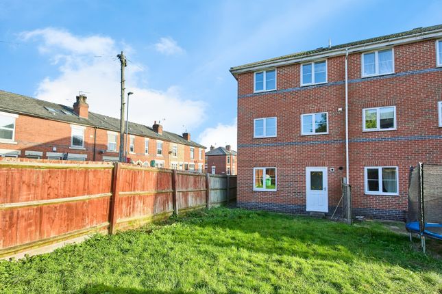 1, Jay Court, Derbyshire photo 3