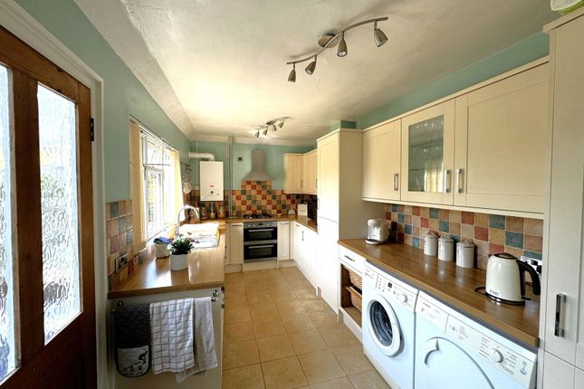 7 Headcorn Road, Staplehurst photo 2