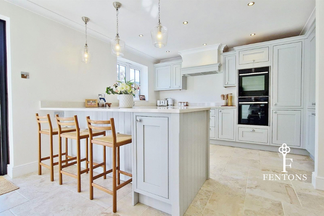 8, Blaine Drive, Frinton-on-Sea photo 4