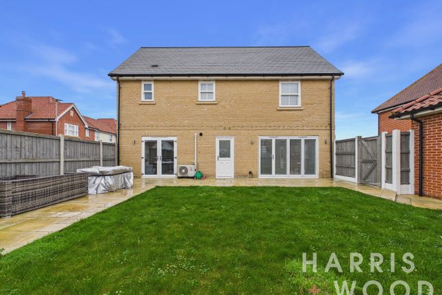 33 Millers Green, Weeley Heath, Essex photo 4