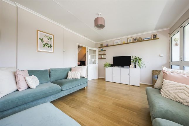 Thumbnail Maisonette for sale in Timsbury Walk, London