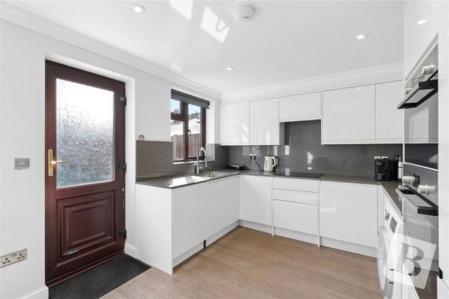 16, Walton Road, Romford photo 4
