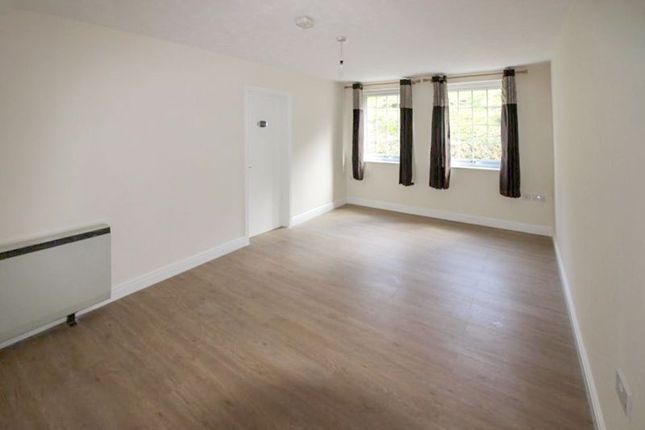 Flat for sale in Marine Gardens, Coleford