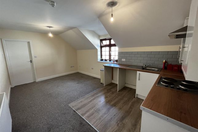 Flat 2, 9 Queen Street, Louth photo 3