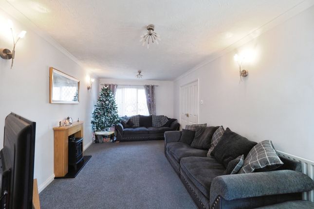 45, Elmhurst Drive, Sutton-in-ashfield photo 2