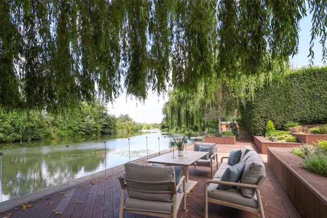 Serenity, 35, Pelhams Walk, Esher photo 4