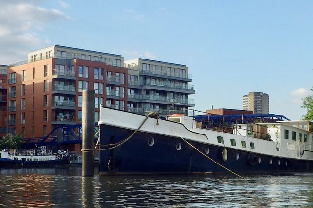 Houseboat for sale in Lots Ait, Brentford High Street, Middlesex