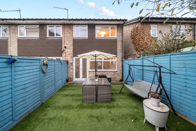 5, Westbury Close, Shepperton photo 2