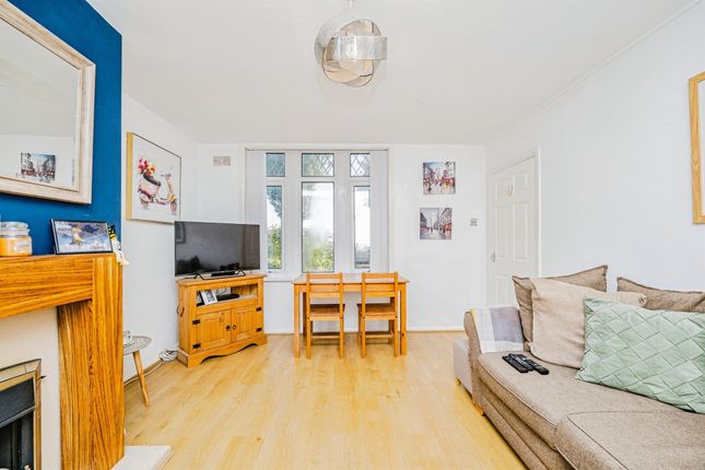 58, Jenner Road, Barry photo 2