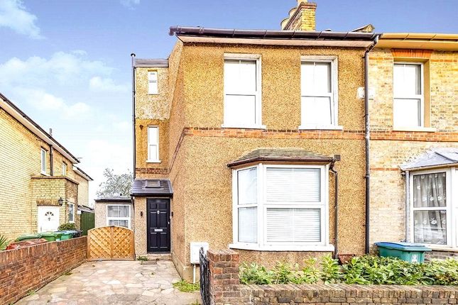 Room 7, 26, Woodford Road, Hertfordshire photo 4