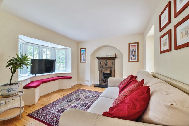 The Cottage, Old Oak Court,, West Road, Berkshire photo 2