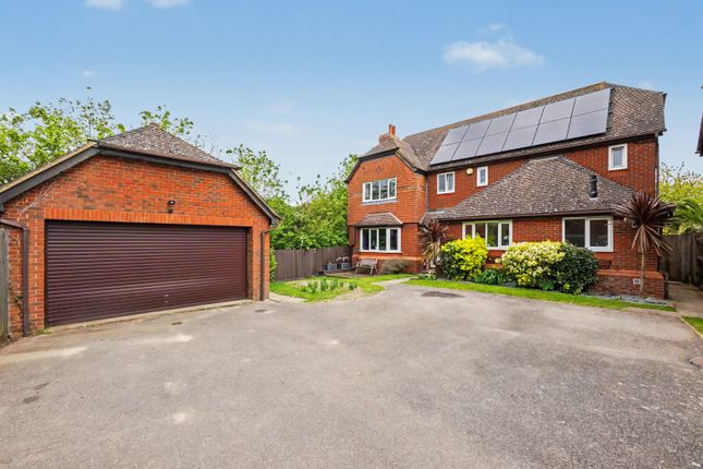 26 Woodruff Close, Upchurch, Kent photo 2