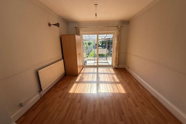 10, Tudor Gardens, Harrow photo 4