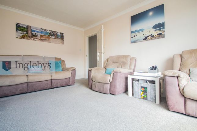 25, Glebe Gardens, Easington photo 4