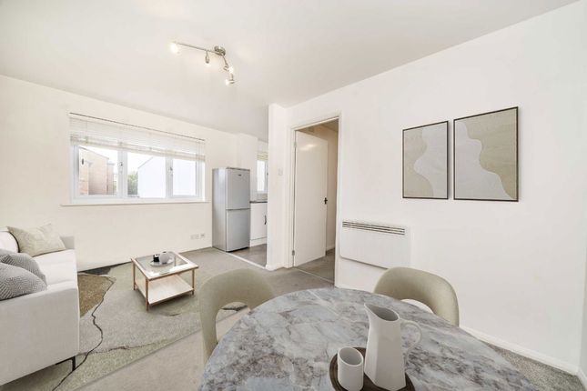 42, Sybil Phoenix Close, London photo 4