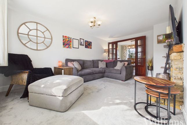 3, Raven Crescent, Aylesbury photo 3