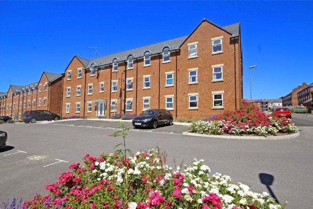 Flat to rent in Cloatley Crescent, Royal Wootton Bassett, Wiltshire