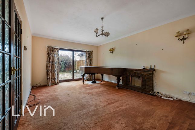 3-bed bungalow on 3, Littlebrook Close, Croydon, £475,000