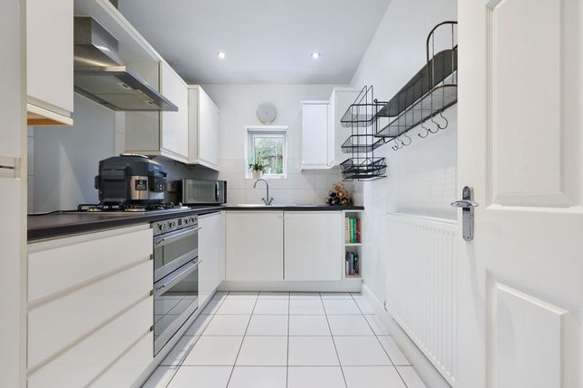 7 Roundburrow Close, Warlingham photo 4