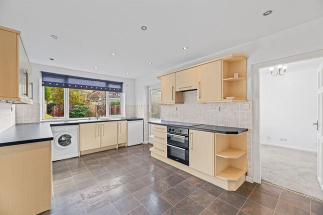 28 Parkfield Drive, Frodsham photo 3